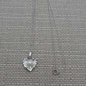 16 Inch Sterling Silver Scrolled Heart And Pearl Necklace A1685